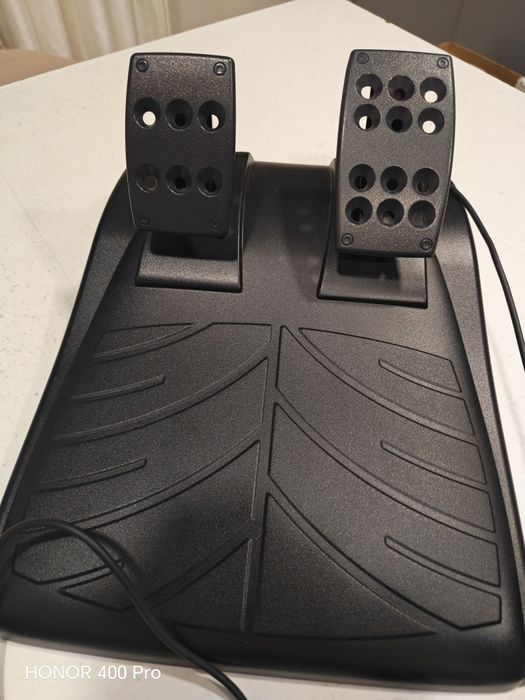 Продавам волан Logitech Driving Force GT