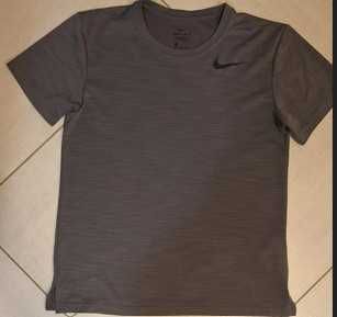 Nike Тениски Dri Fit размер S и М, за 13г