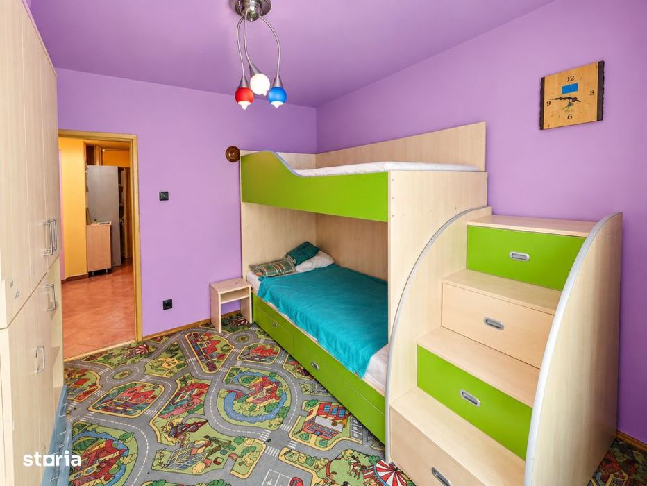 Apartament cu 3 camere, centrala proprie, de inchiriat – Zona Soarel