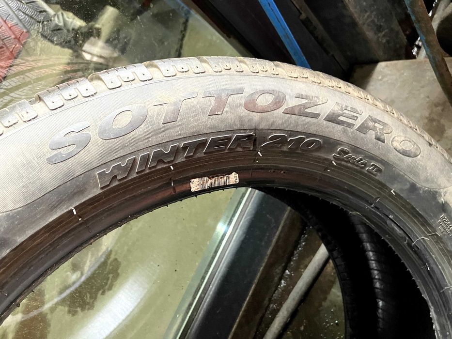 4 Зимни Гуми PIRELLI 235/50R19 SOTTOZERO SERIE II, в отлично състояние