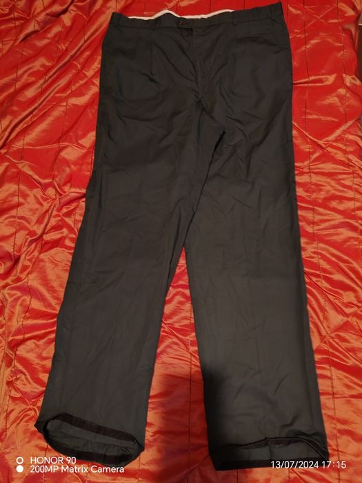 Pantaloni pentru bărbați, model clasic