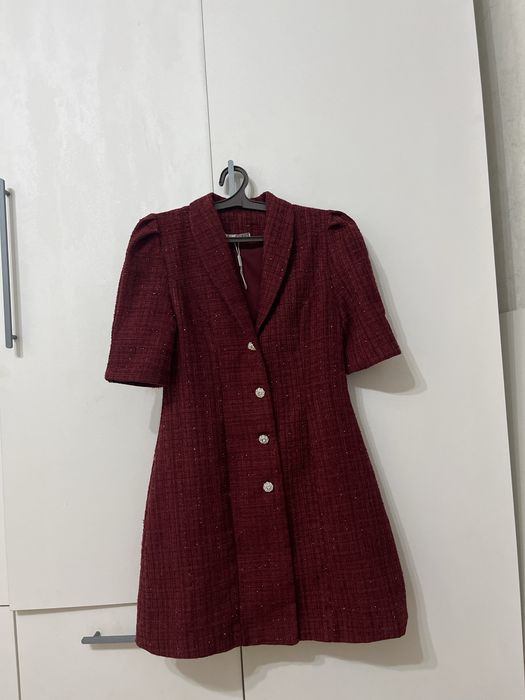 Продаю платье М размер