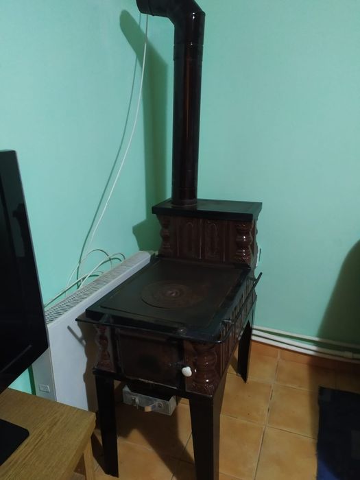 Sobă teracotă cu plită