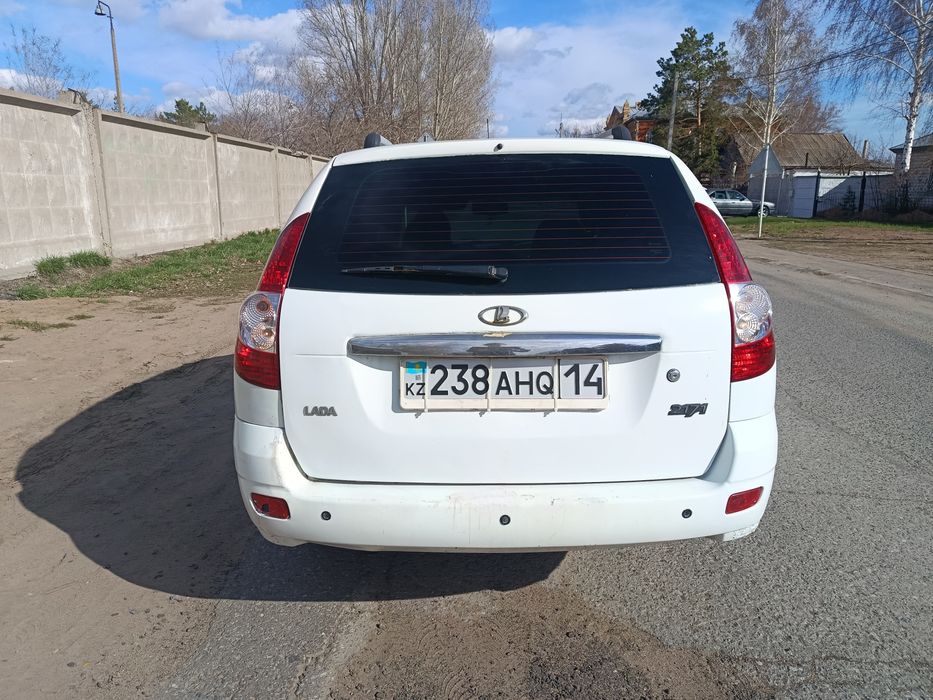Продам Лада  Приора универсал 2012