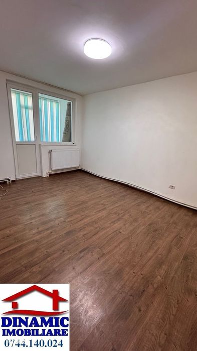Apartament 3 camere, decomandat – Str. 1 Decembrie, Dărmănești — fotografia 3