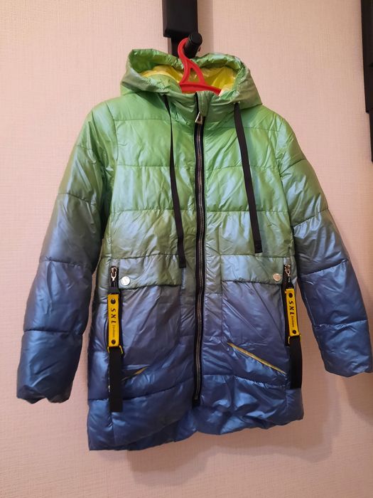 Продаётся куртка для девочки