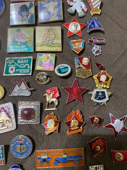 Продам коллекцию значков времен СССР