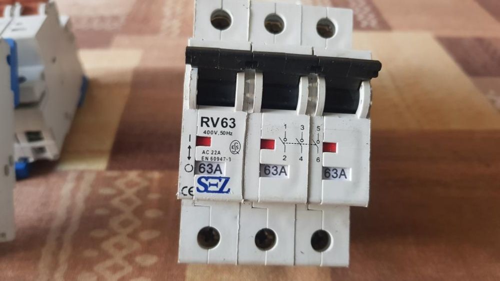 Автоматични Прекъсвачи / Бушони 3Р - 63А