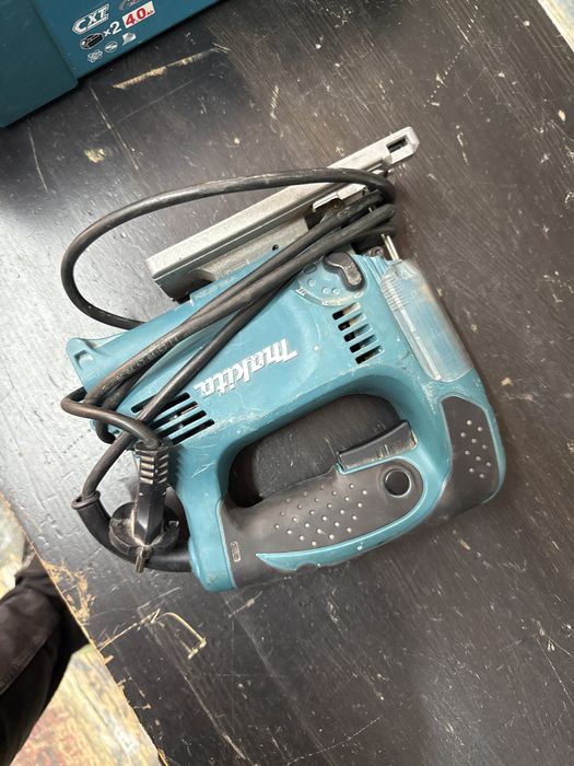 Multifunctional si Pendular Makita
