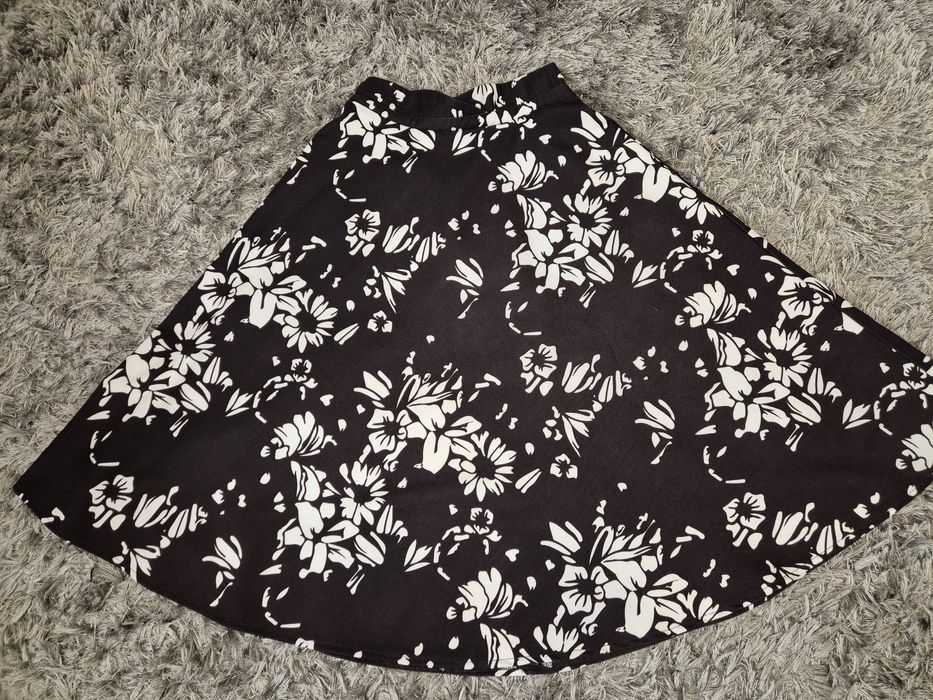 Fusta midi  Amisu, mărimea Xs,merge și la S-M