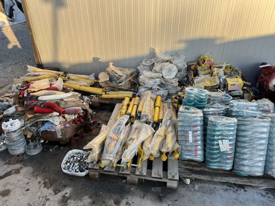 Амортисьори,пружини и демпфери Dobinson и Rancho