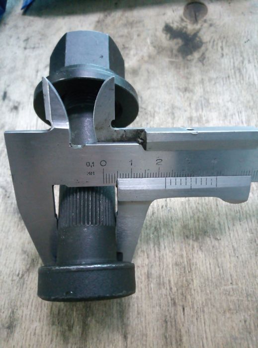 Шпильки на Хову и Шансиман