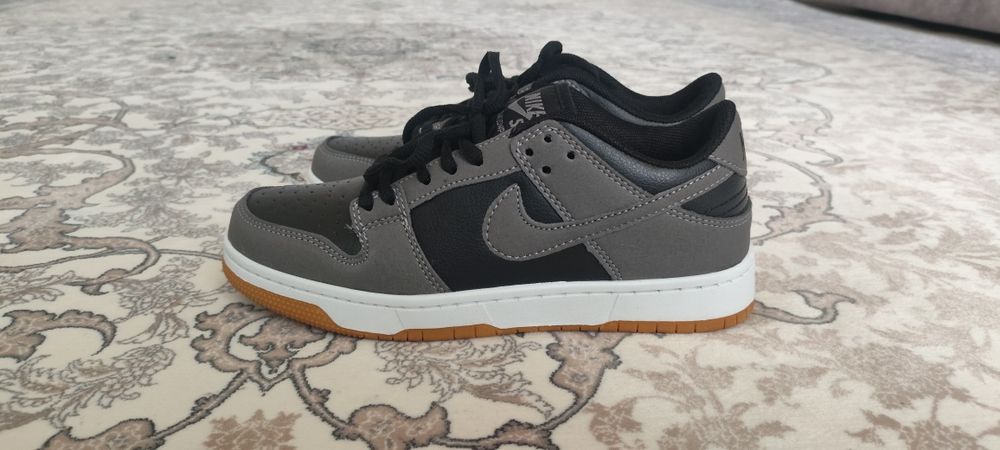 Nike SB Dunk Low