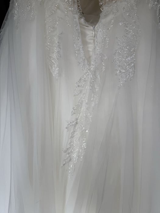 Булчинска рокля принцеса М-Л размер с мъниста и тюл + подарък воал