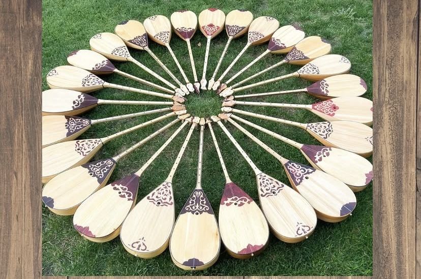 Домбыра/гитара.