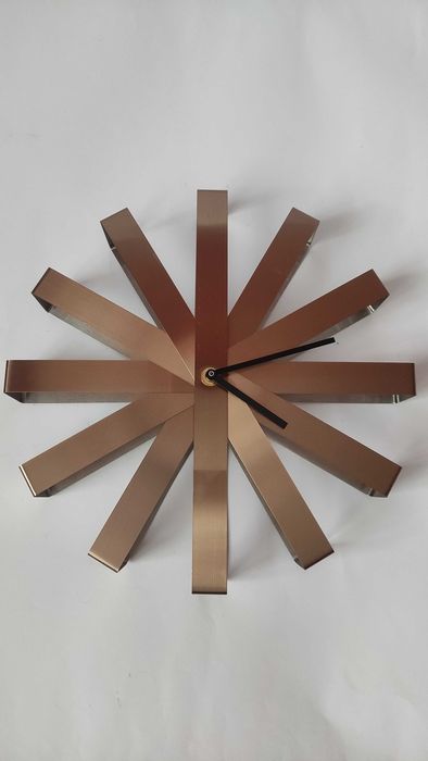 Немски стенен часовник от неръждаема стомана