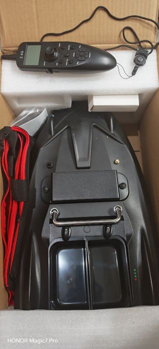 Лодка за захранка RD2 с GPS 30т. 12000mah li-ion батерия, 1г.Гаранция