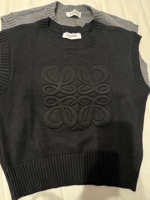 *Loewe* дамски пуловери с-размер