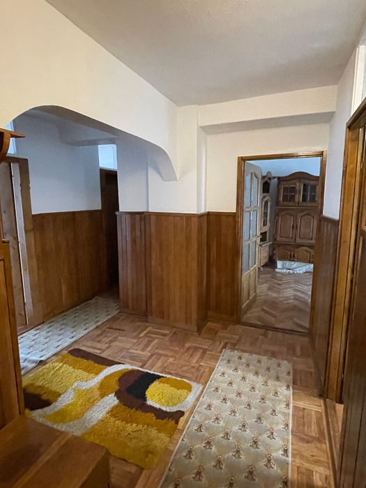 Apartament de închiriat 4 camere - str Scortarilor