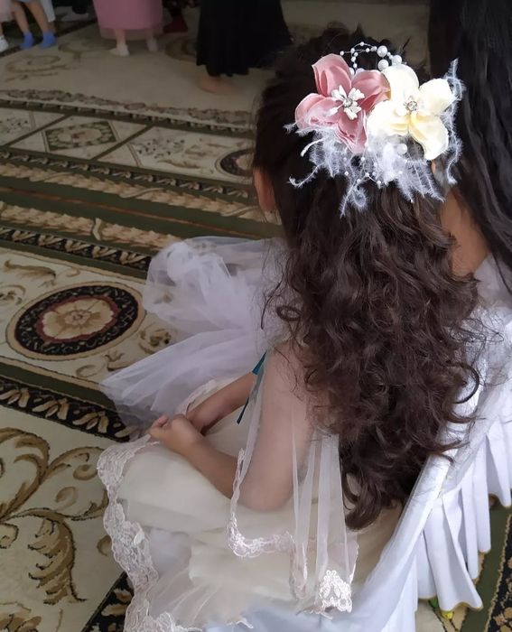 Продам платья красивые