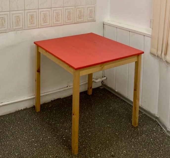 Продам столы Ikea