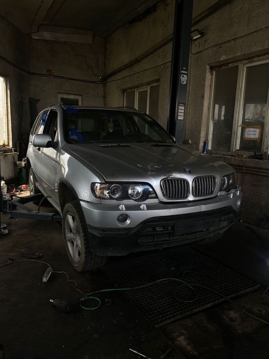 Dezmembrez BMW X5 3.0 Diesel