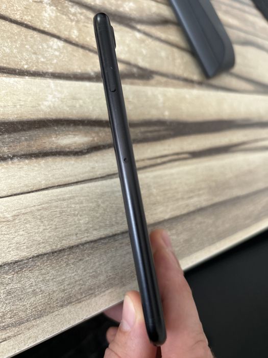 Iphone SE 2 нова батерия 64 гигабайта