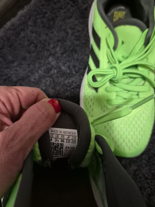Adidas 35 номер NB 36 - номер красива маратонка