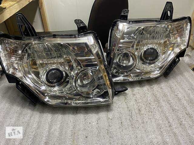 Фара фары Mistubishi Pajero Паджеро 4 ксенон и гологен