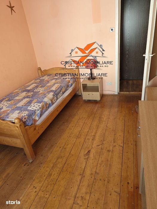 Apartament 3 camere decomandat, etaj 2,  Cetate-Liceul Sportiv!