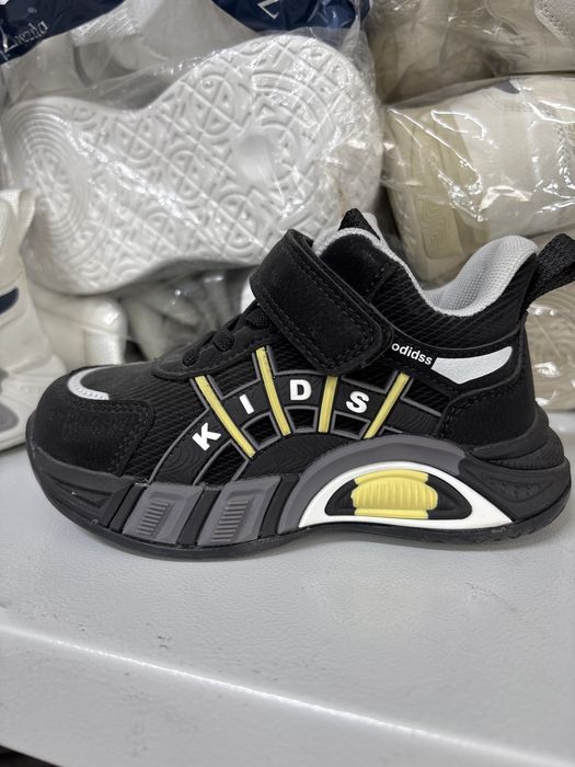 Кроссовки детские,подростковые