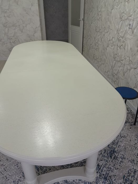 Продам стол добротный