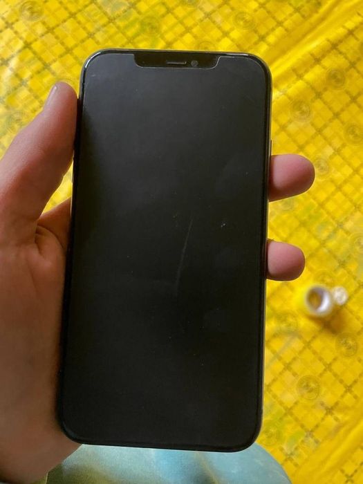 Iphone 11 sotiladi srochni