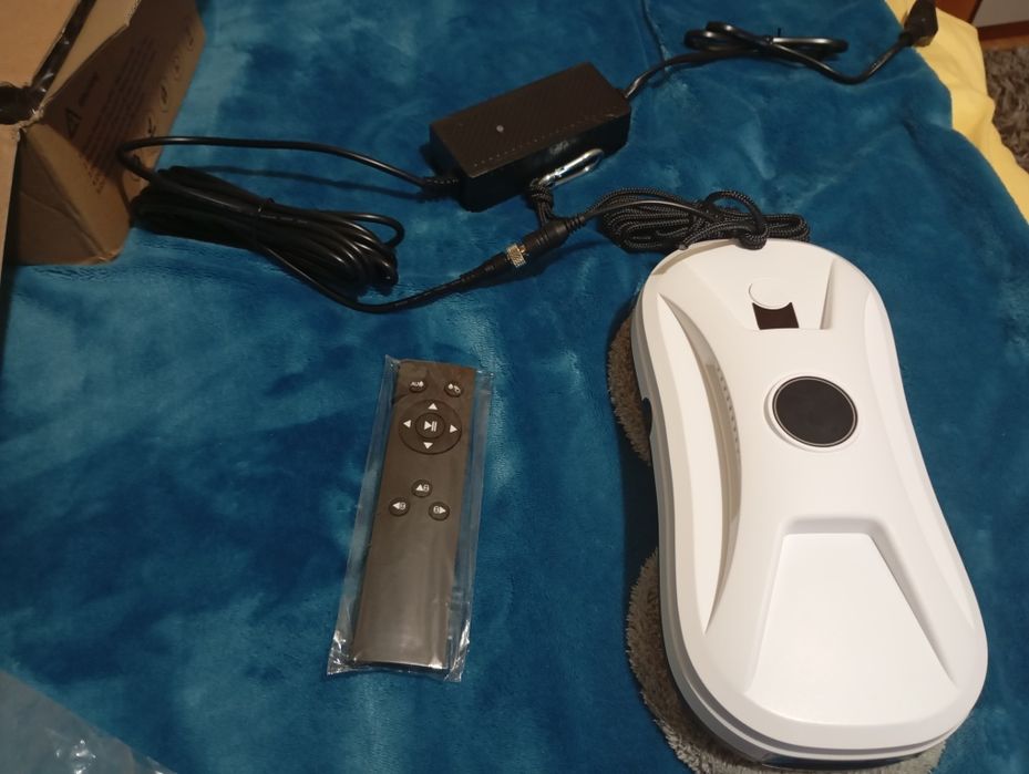 Robot de curățat geamuri