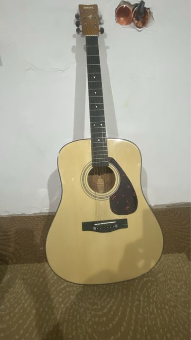 Гитара Yamaha F 600