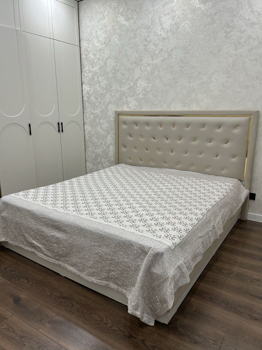 Двухспальная кровать