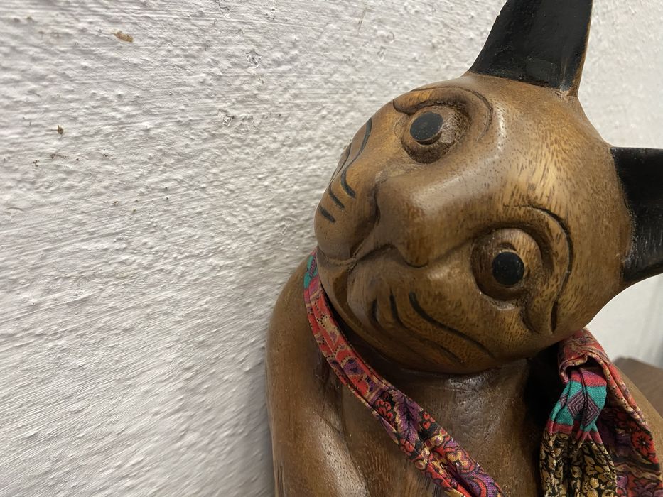 Стара балийска фигура от тик