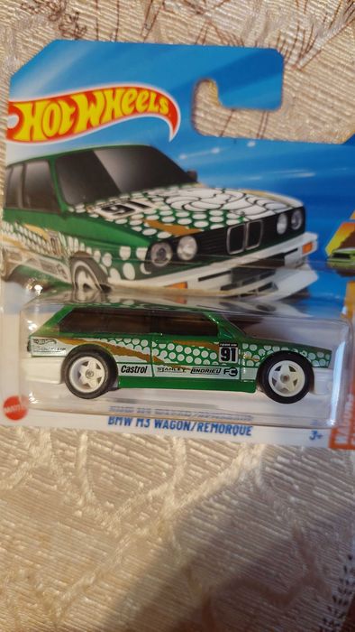 3 броя hotwheels за 15 евро