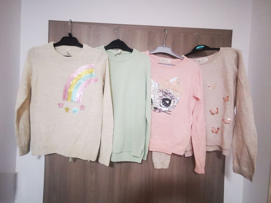 Lot bluze pentru fete 8-9 ani.