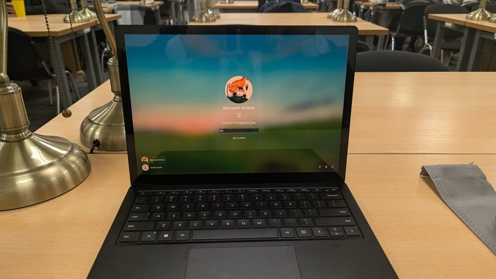 Surface Laptop 4 (i7 11th Gen, 16/256)