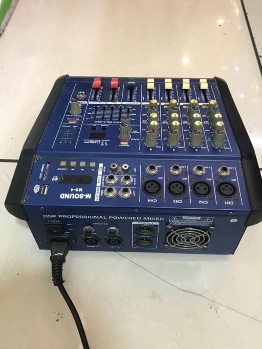 Усилител для караоке Почти новый