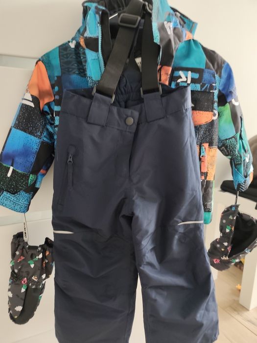 Детско ски яке и ски панталон- комплект за зимни спортове