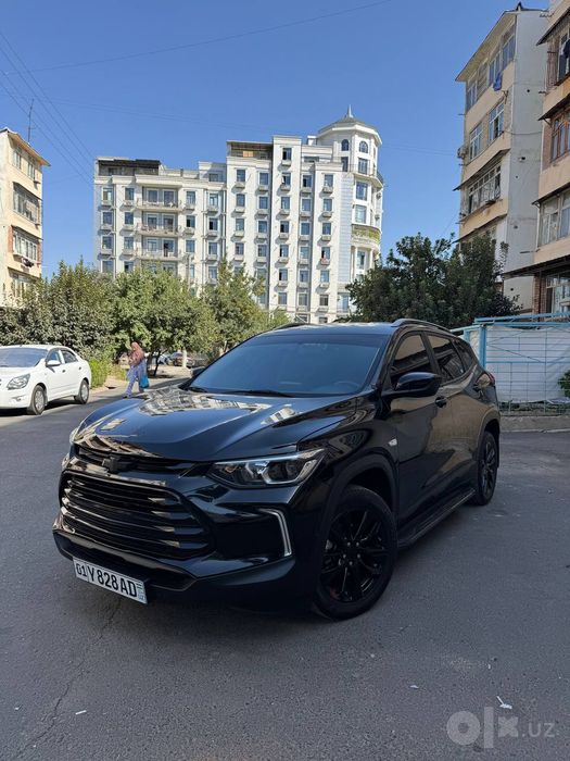Tracker 2023 Qora Ltz sprochna sotiladi
