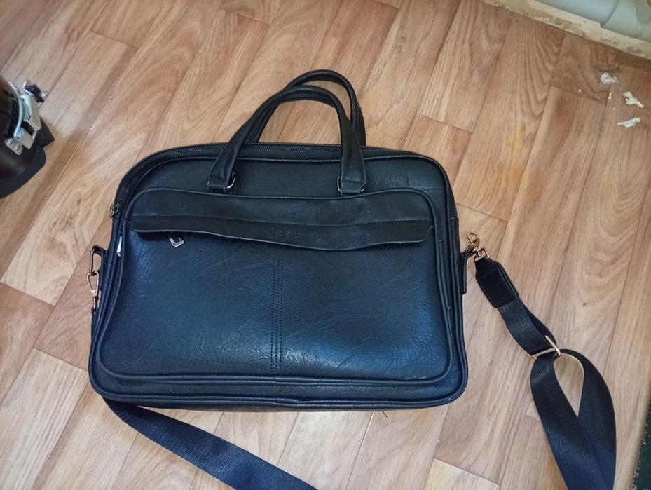 Продаётся сумка-дипломат Jeep