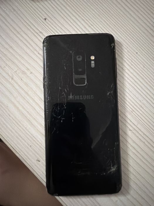 Самсунг S9+ продается