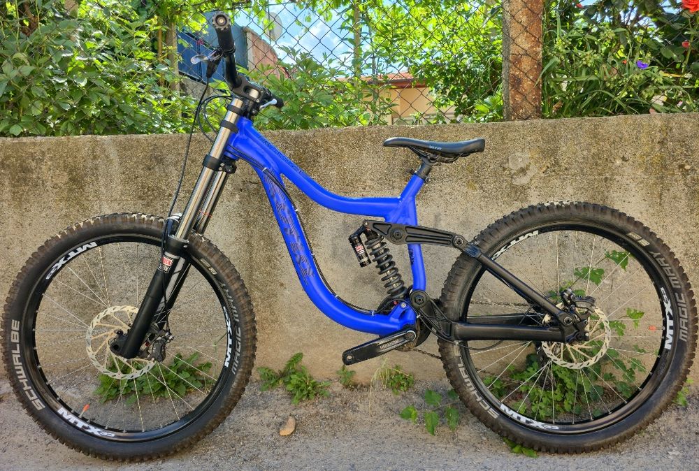 Kona Park Operator Downhill bike Rockshox Domain, Rockshox Vivid Rc2 4-бутални спирачки Sram Code 1x10 XT Отлично състояние