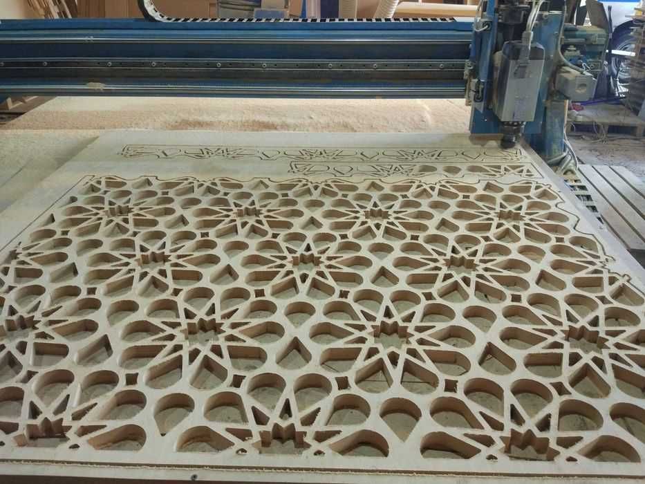 Ровер хизмати. Услуга ровер. Акрил, алюкобонд МДФ, оргстекло, фомикс