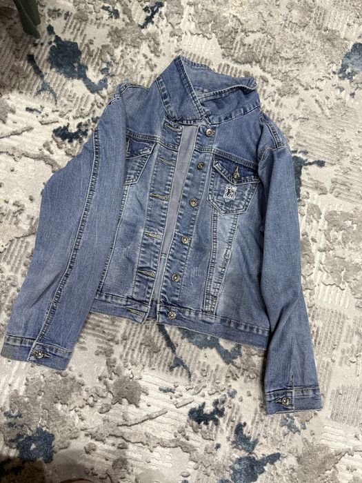 Продам джинсы, жилетку и брюки.