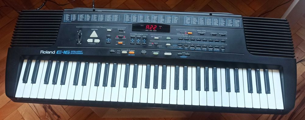 Roland E 16 синтезатор,клавир,аранжор