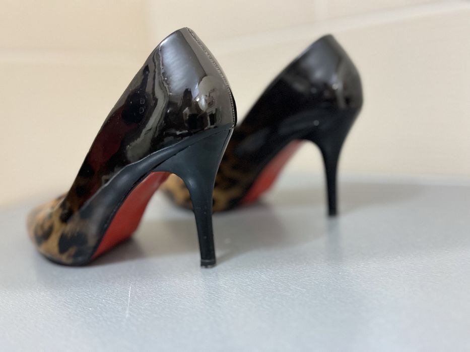 Продам туфли лакированные